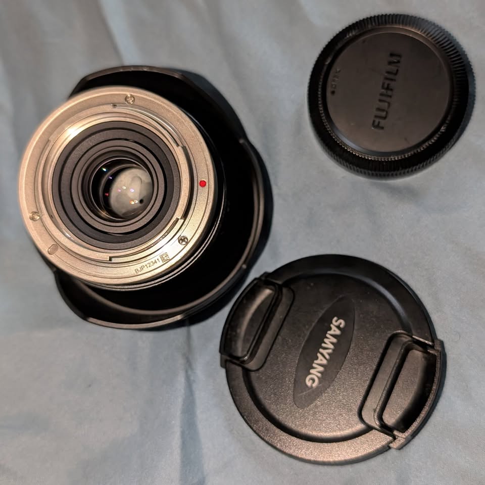 [FUJI] SAMYANG 12MM f/2.0 NCS CS Manual Lens [LIKE NEW] - photo 2