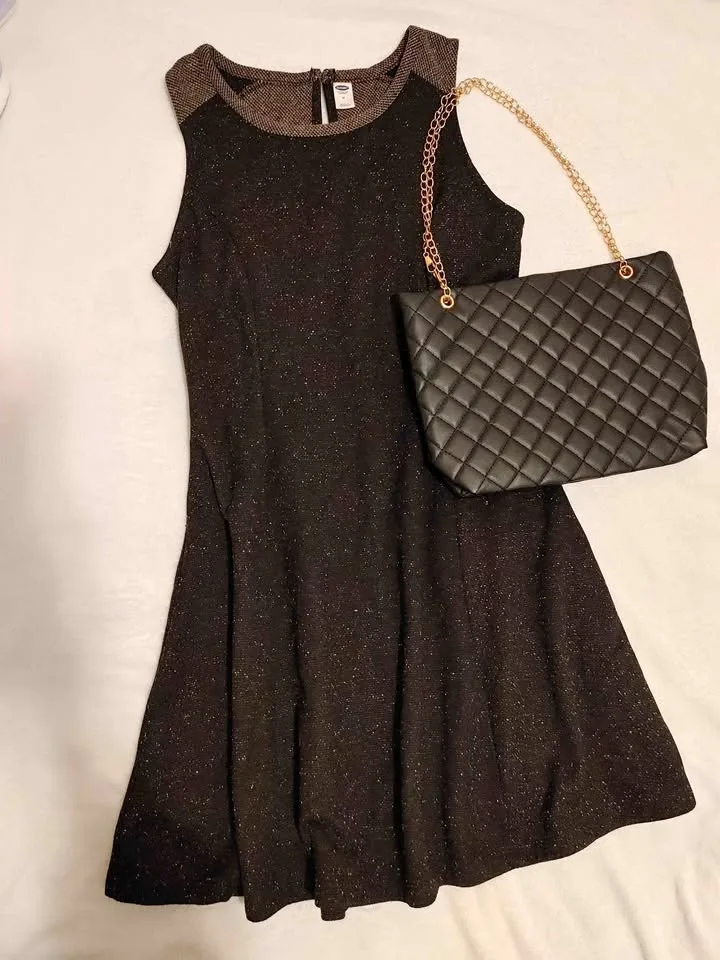 Sleeveless Old Navy Dress & Black Purse - $15 thumbnail
