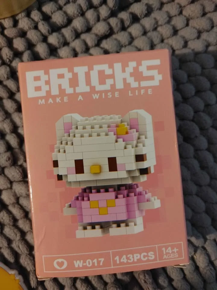 Block Building Toys ft. 3 Sanrio Characters image indicator(4)