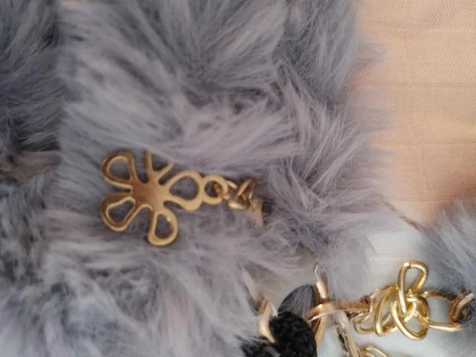 Heart-Shaped Fuzzy Grey Crossbody Purse image indicator(6)