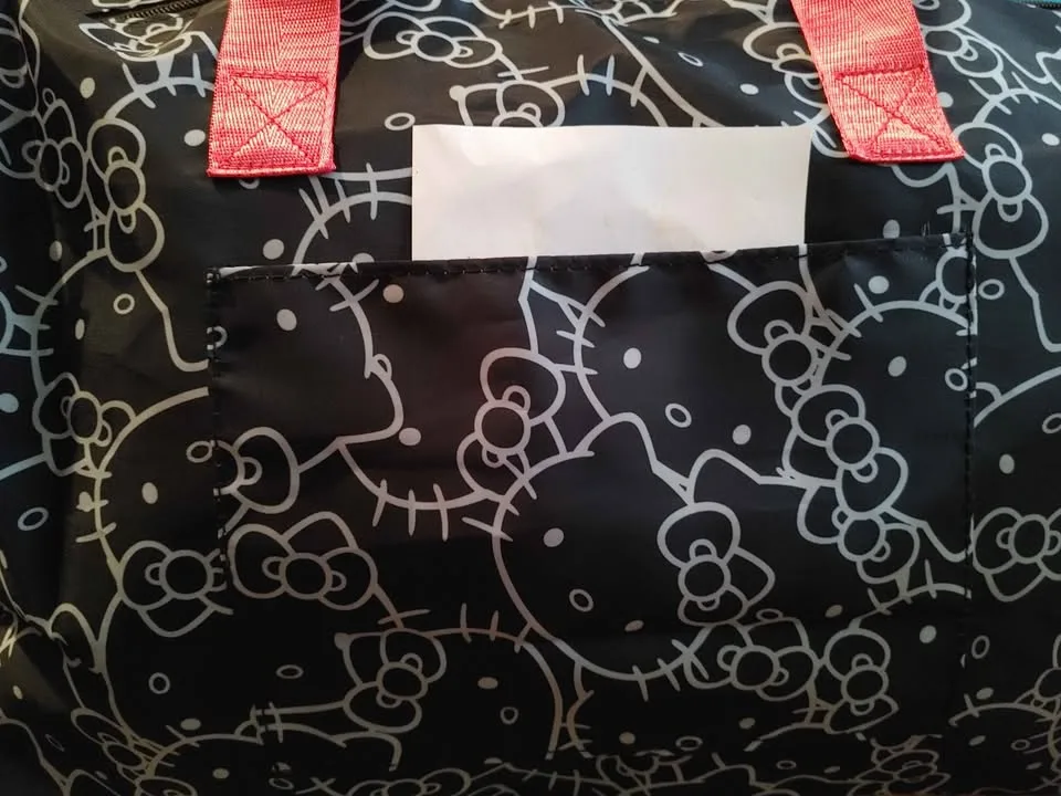 Hello Kitty Luggage / Gym Bag image indicator(4)