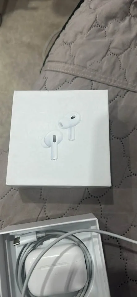AirPods Generation 2 Pro image indicator(2)