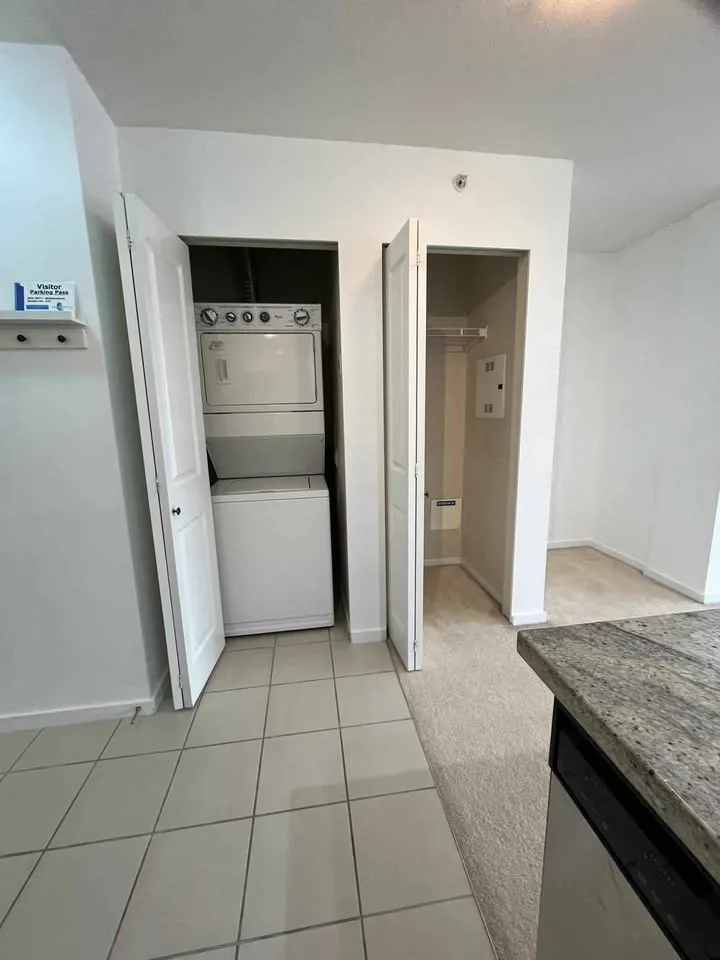 Private room for rent image indicator(6)