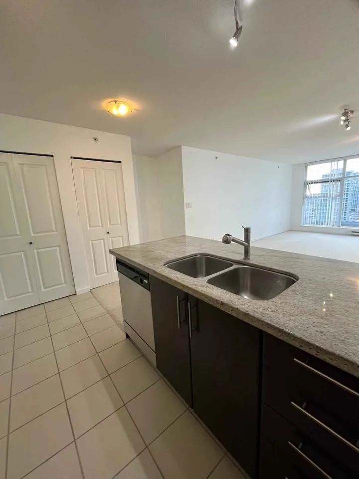 Private room for rent image indicator(7)