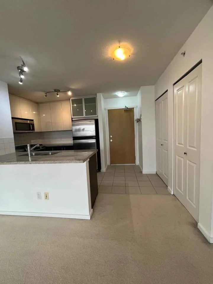 Private room for rent image indicator(8)