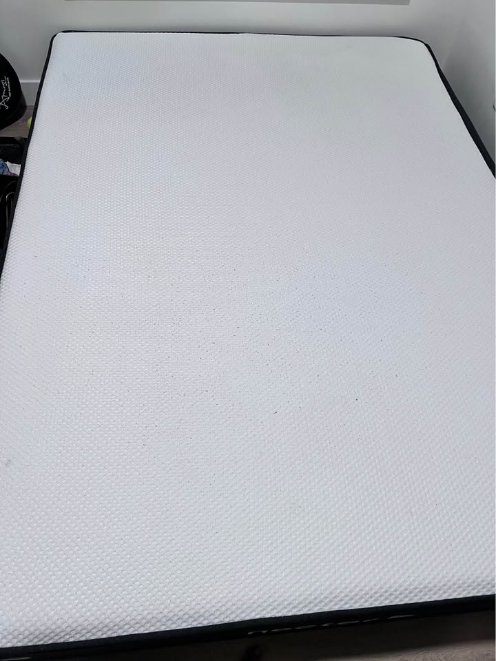 Nectar Queen Mattress - Used Like New – $275 - photo 4