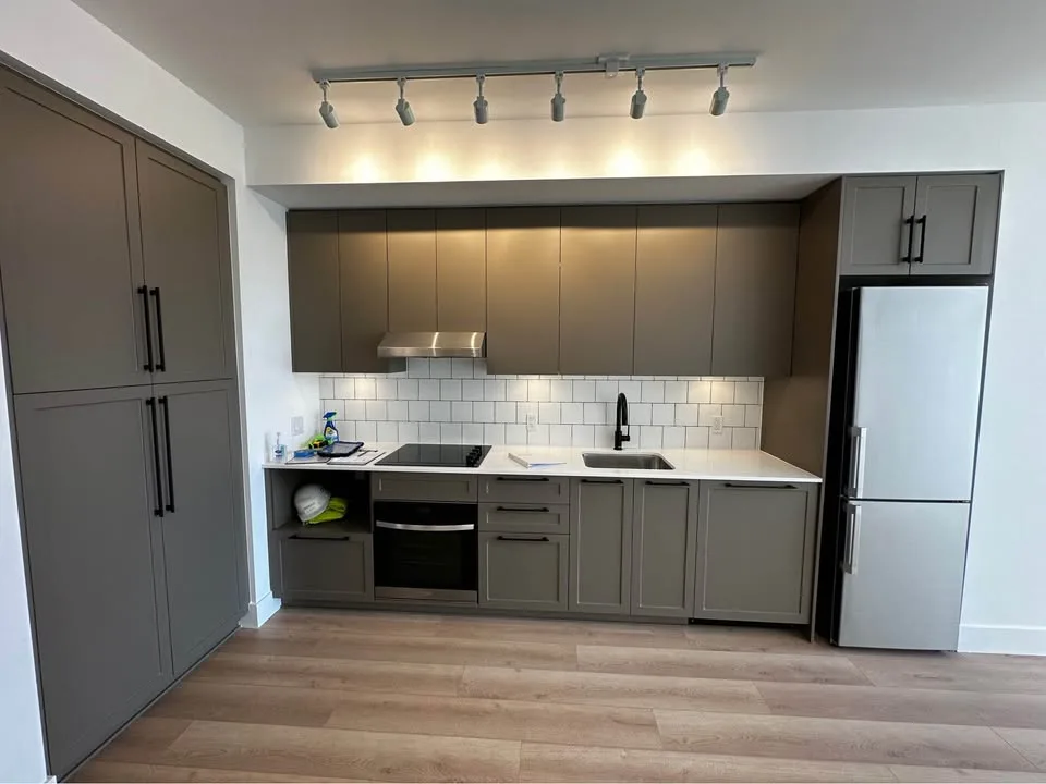 SFU 1 Bed 1 Bath - Apartment image indicator(3)