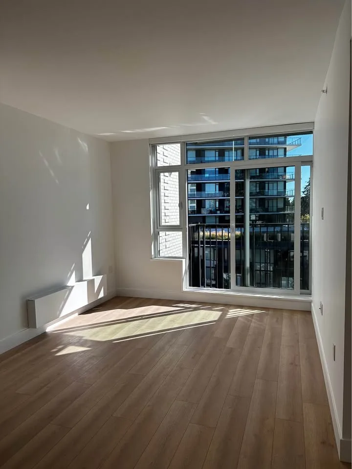 SFU 1 Bed 1 Bath - Apartment image indicator(7)