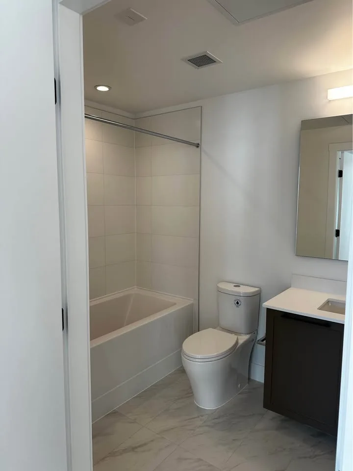 SFU 1 Bed 1 Bath - Apartment image indicator(9)