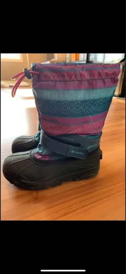 Sorel winter boots youth sz 4 image indicator(2)