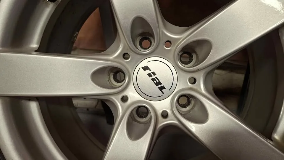 BMW Bridgestone Blizzak Snows image indicator(4)