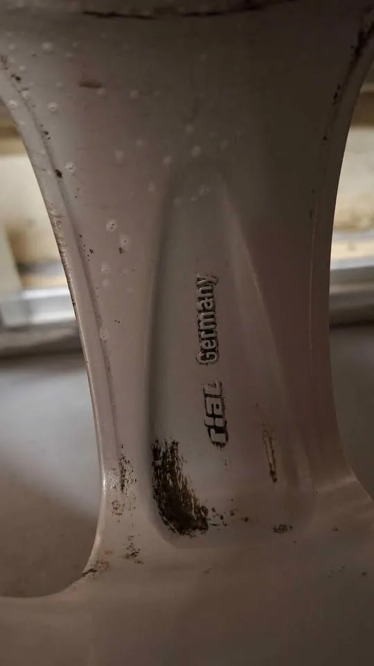 BMW Bridgestone Blizzak Snows image indicator(5)