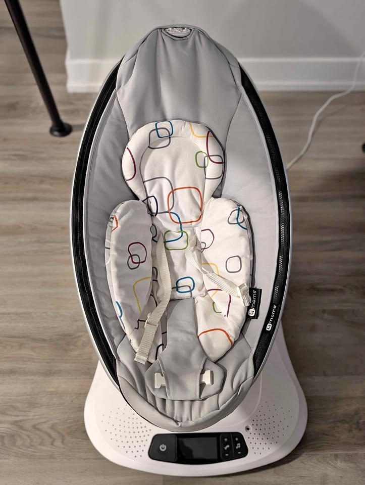 4moms Baby Swing / Rocker – Great Condition