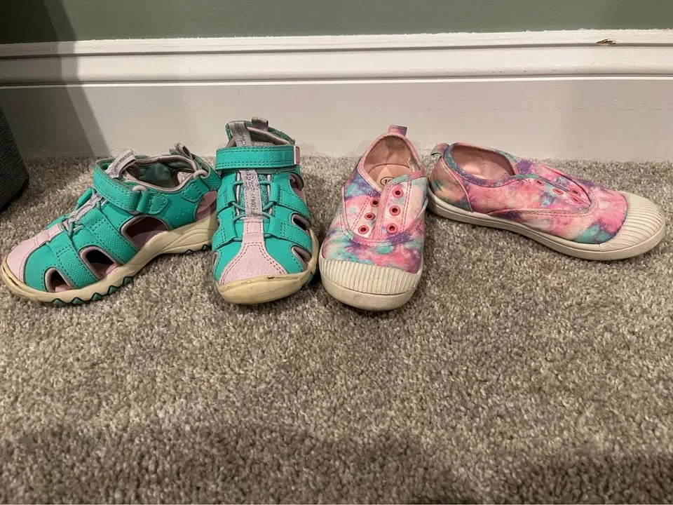 Cat and Jack toddler girl size 8 & 10 shoes image indicator(2)