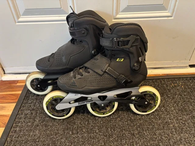 Rollerblade E2 110 Pro Inline Speed Skate mens 9 women’s 11 image indicator(2)