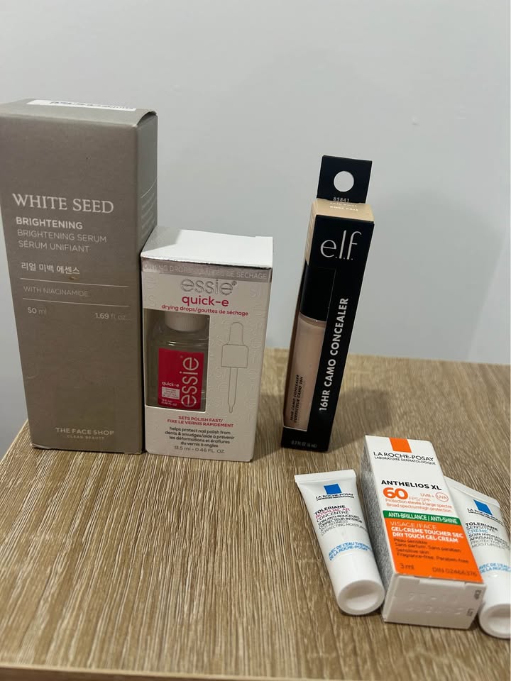 Unopened skincare/cosmetics with free samples