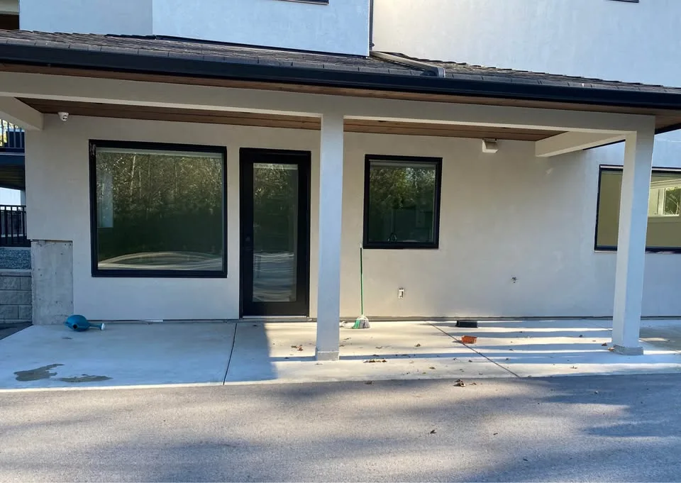 2 Beds 1 Bath - House image indicator(2)