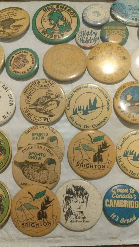 Vintage pinback buttons 80s Brighton etc image indicator(2)