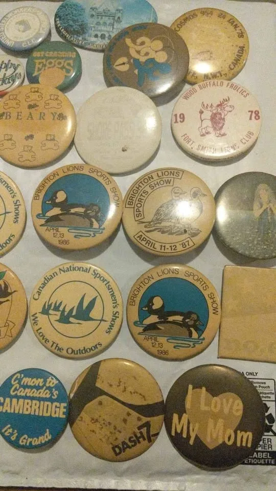 Vintage pinback buttons 80s Brighton etc image indicator(3)