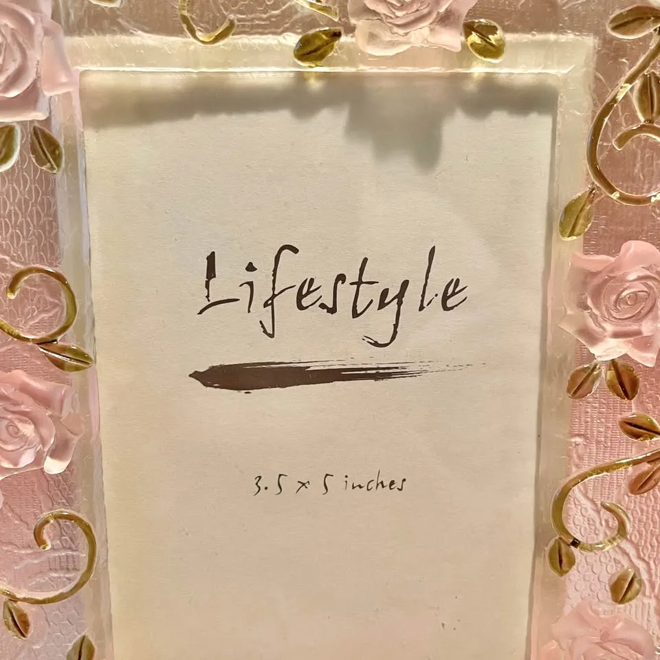 Vintage✨3.5”x5” Pink Rose Photo Frame image indicator(3)