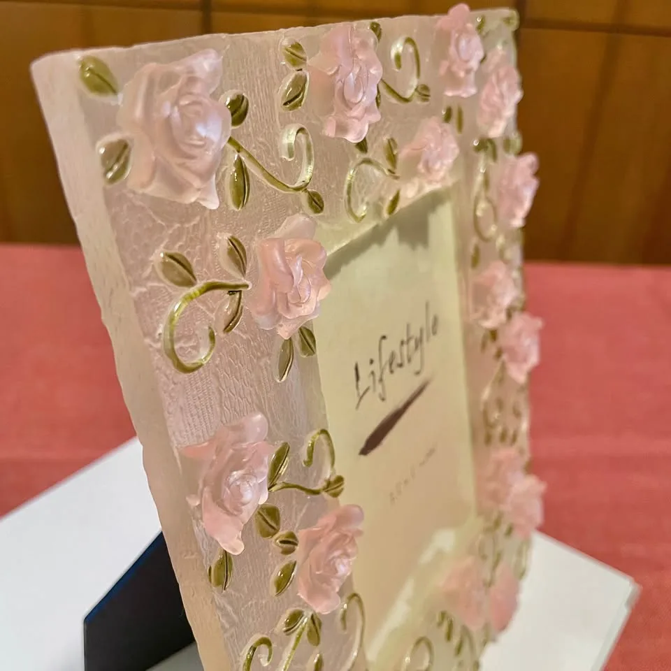 Vintage✨3.5”x5” Pink Rose Photo Frame image indicator(4)