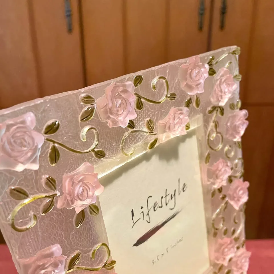 Vintage✨3.5”x5” Pink Rose Photo Frame image indicator(8)