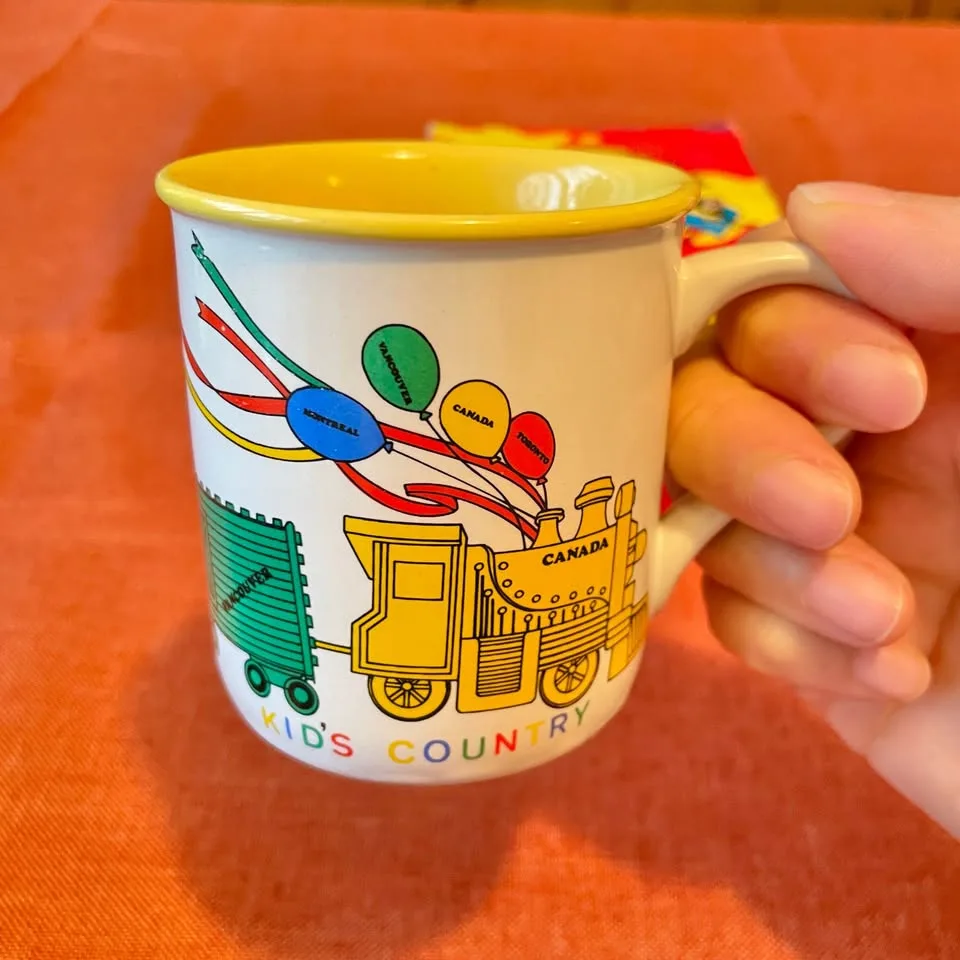 🇨🇦NEW✨Vintage Kids Country Canada Child’s Train Mug image indicator(2)