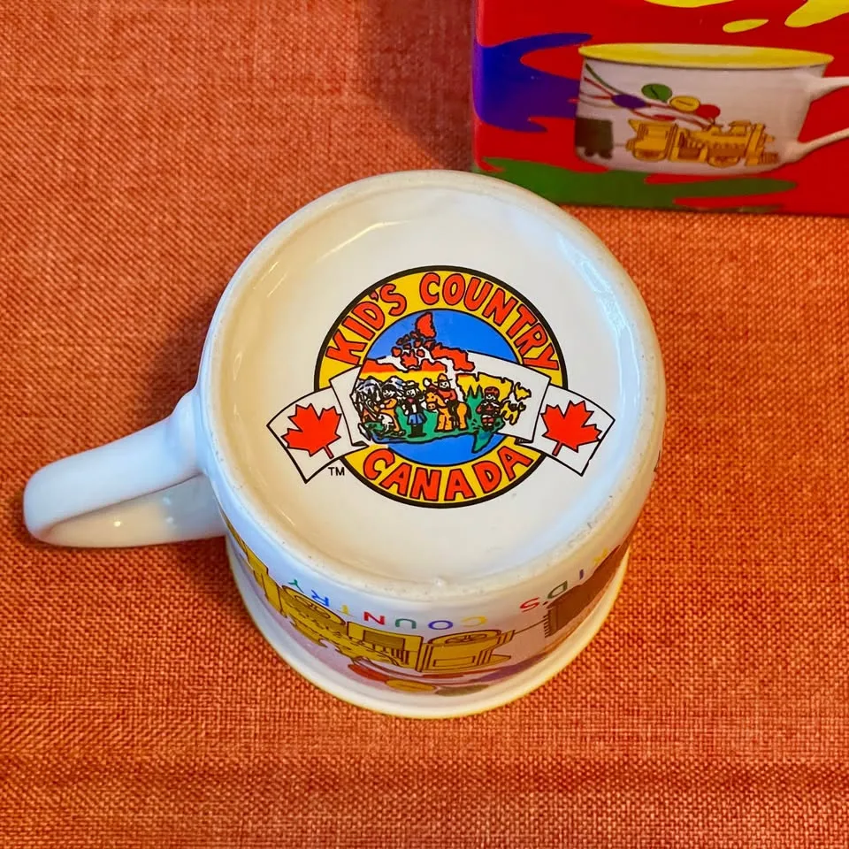 🇨🇦NEW✨Vintage Kids Country Canada Child’s Train Mug image indicator(4)