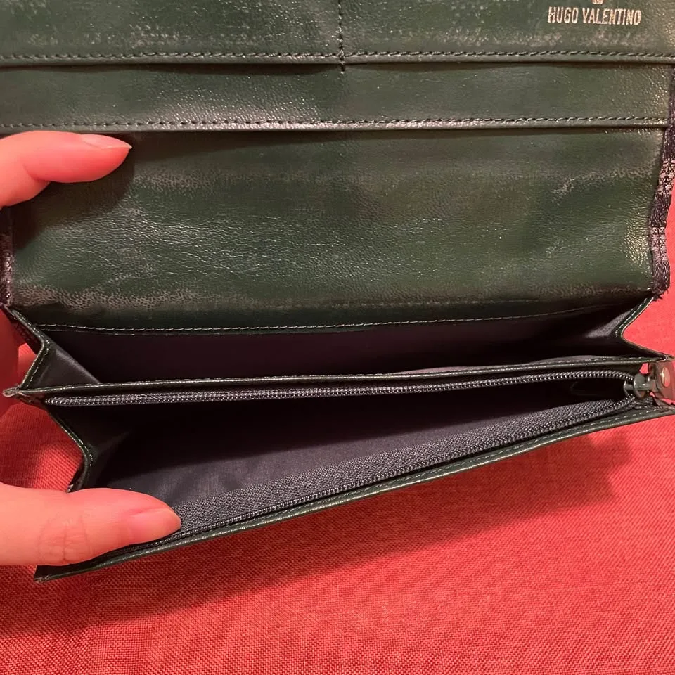 Vintage✨Hugo Valentino Checkered Wallet image indicator(8)