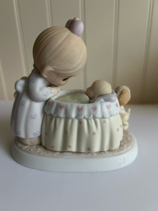 Precious Moments Figurine: You Are My Gift From Above - photo 3