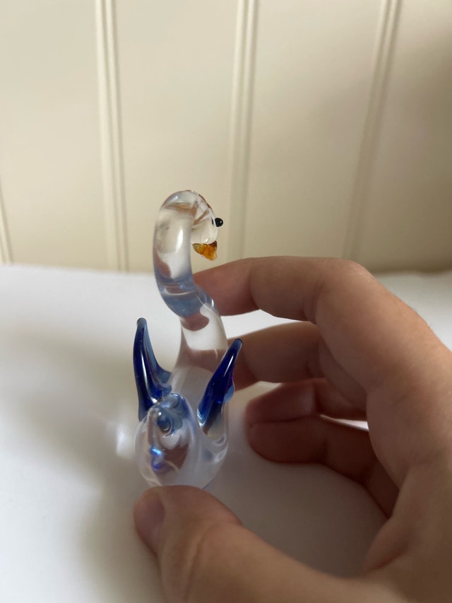 Glass Swan Figurine - photo 4