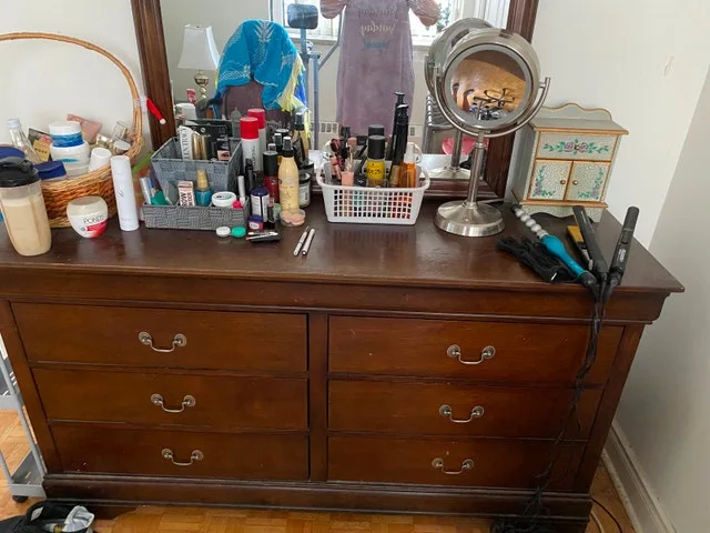 6 drawer dresser with large mirror
