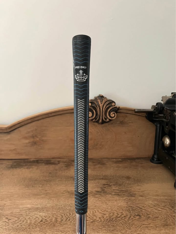 Right Handed Dynacraft 4 Iron 35” shaft golf club - photo 2