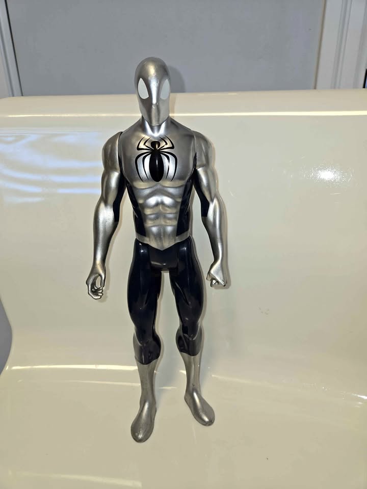 Marvel Spider-Man Armored Action Figure 12 Inch