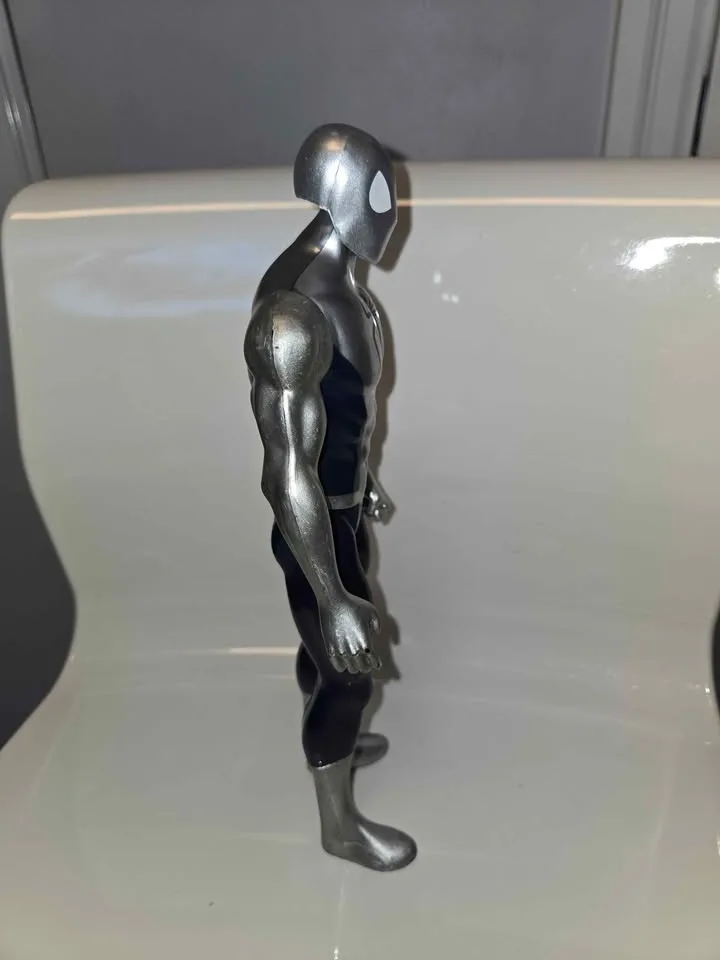 Marvel Spider-Man Armored Action Figure 12 Inch image indicator(2)