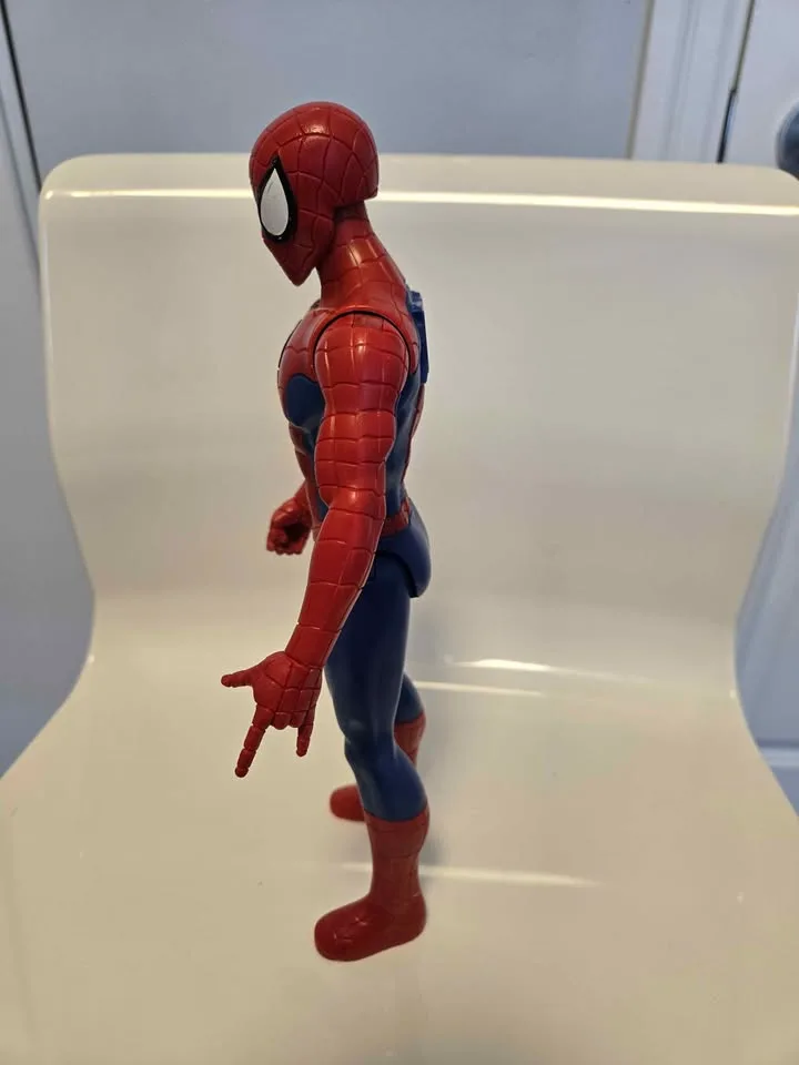 Marvel Titan Hero Series Spider-Man Action Figure (12 Inch) image indicator(2)