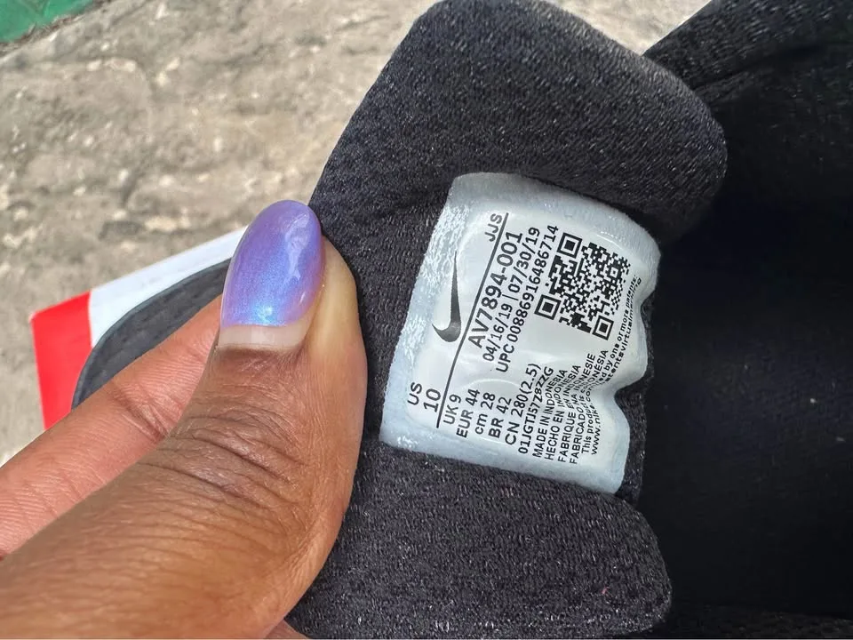 Nike Air Max 90 Black Metallic Gold US10 image indicator(5)