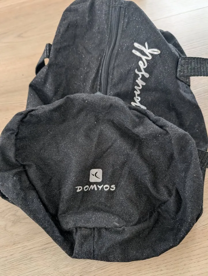 Domyos Kids Dance Duffel Bag - Excellent Condition image indicator(2)