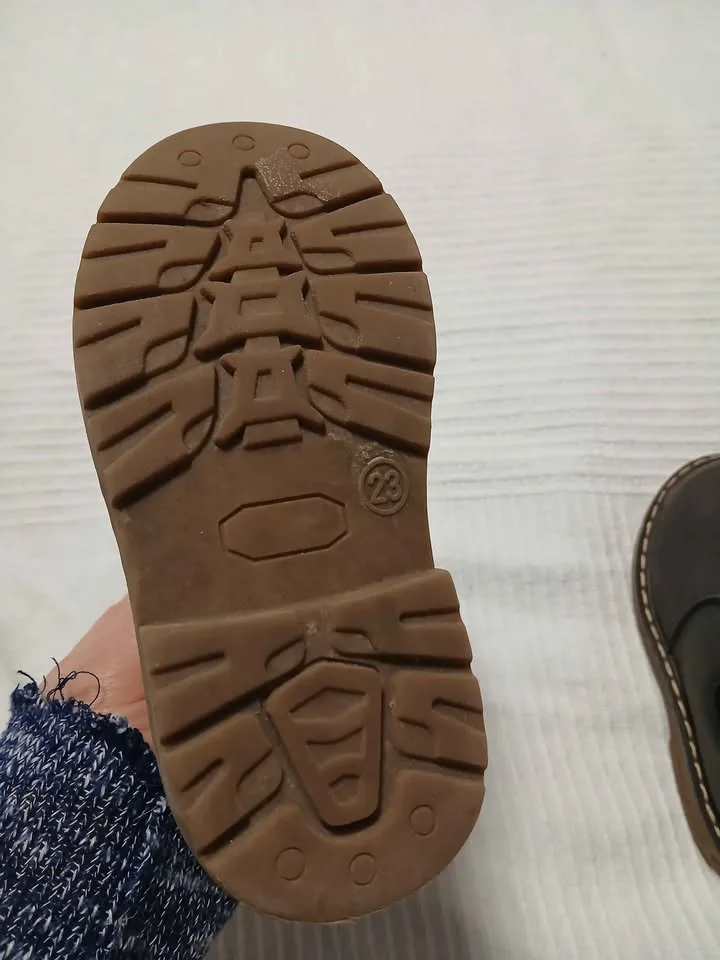 Baby chelsea boots size 23EU/ 5 US image indicator(2)