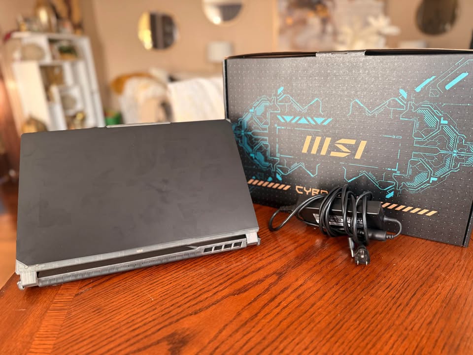 Msi cyborg 15 A12U - photo 2