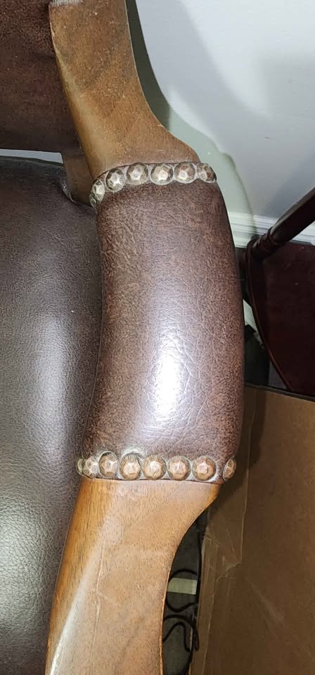 Antique Leather Chair - Dark brown leather - photo 4