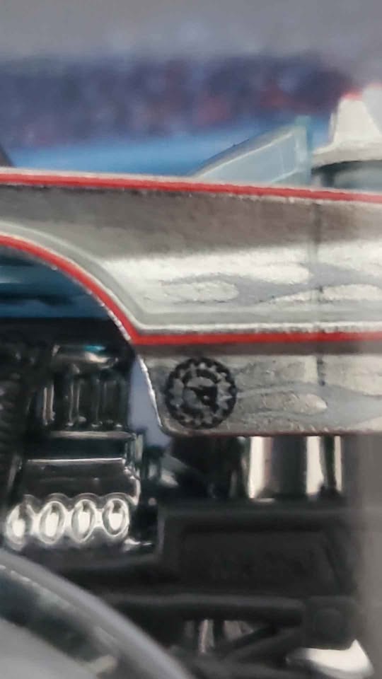Batman Treasure Hunt Monster Truck Hot Wheels DC comics - photo 2
