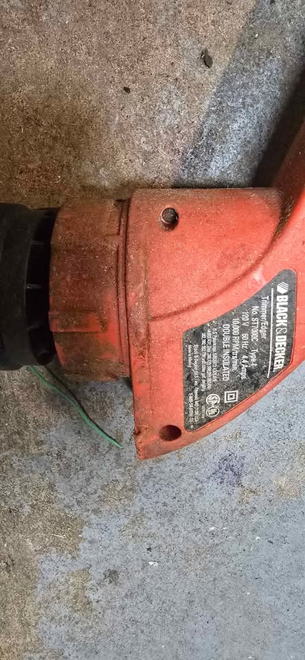 BLACK &DECKER Trimmer/Edger ST7000C Type+ - photo 2