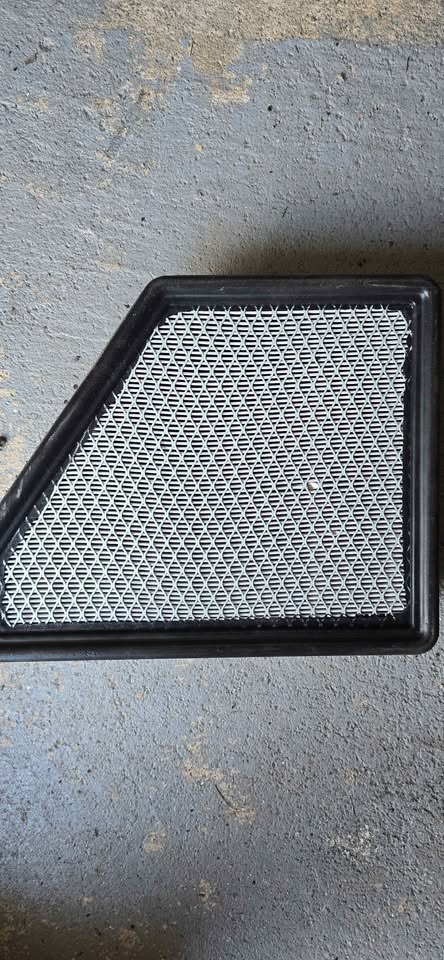 Chevy Equinox air filter - photo 2