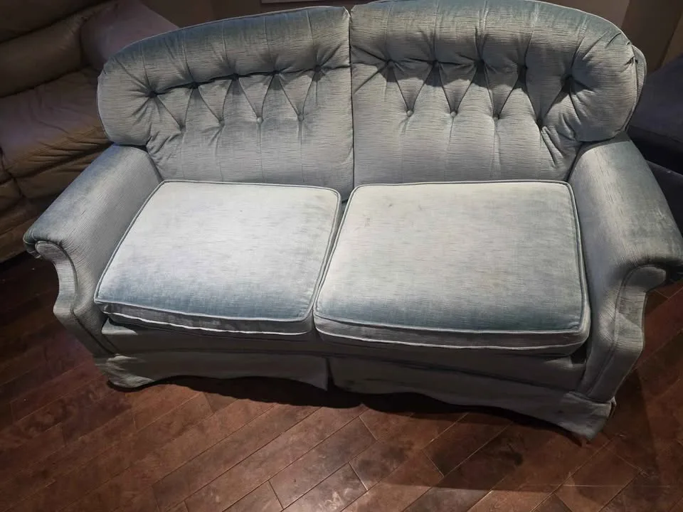 Vintage blue couch - Sofa image indicator(7)