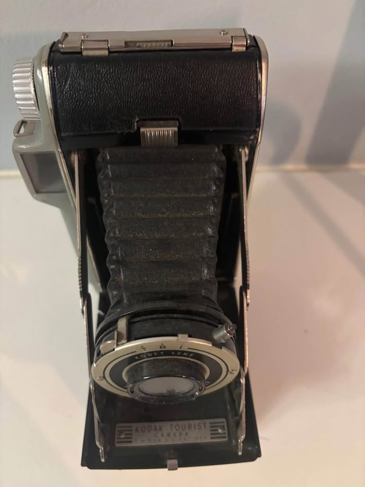 Vintage Tourist Kodak Folding Camera - photo 3