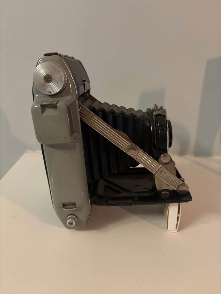 Vintage Tourist Kodak Folding Camera - photo 4
