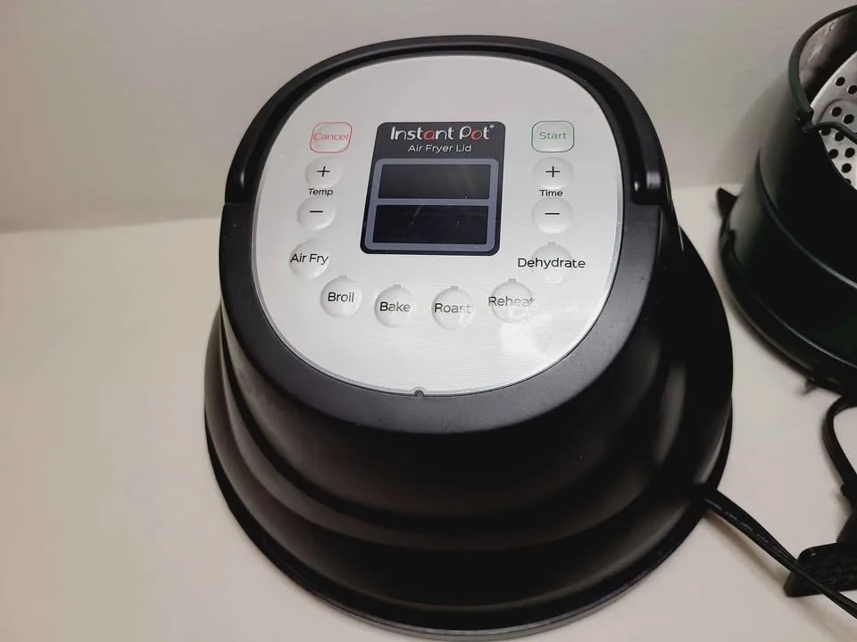 Instant Pot - Air Fryer Kit For 6 Quart System - 1500W image indicator(2)