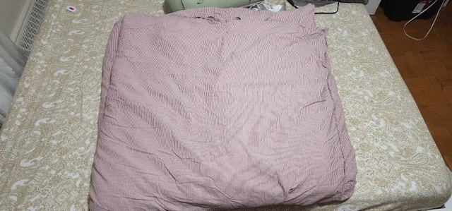 Ikea Smasporre Duvet, Extra Warm, King size with cover included - photo 3