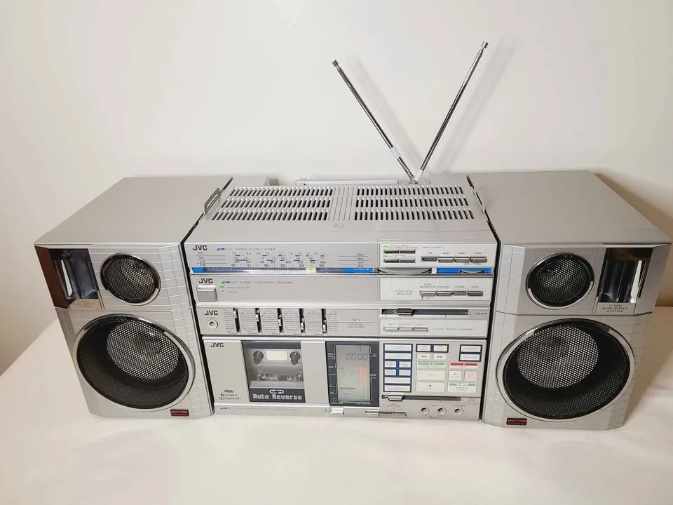 The Ultimate 80s Retro Ghettoblaster - JVC PC-R55W image indicator(2)